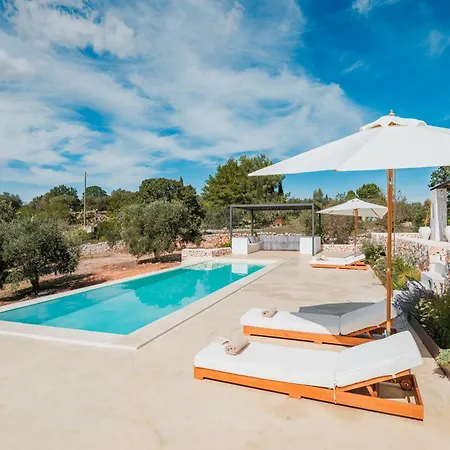 Dimora Anahata - Infinity Pool & Outdoor Dining Area In Ostuni Villa