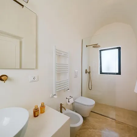 Dimora Anahata - Infinity Pool & Outdoor Dining Area In Ostuni Villa Cisternino