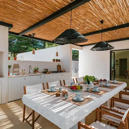 Dimora Anahata - Infinity Pool & Outdoor Dining Area In Ostuni Cisternino